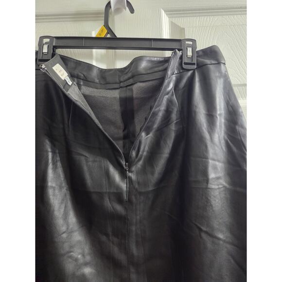 A New Day Women's Faux Leather Black Midi A Line Skirt NWT Size 10 Front Split - Picture 8 of 8